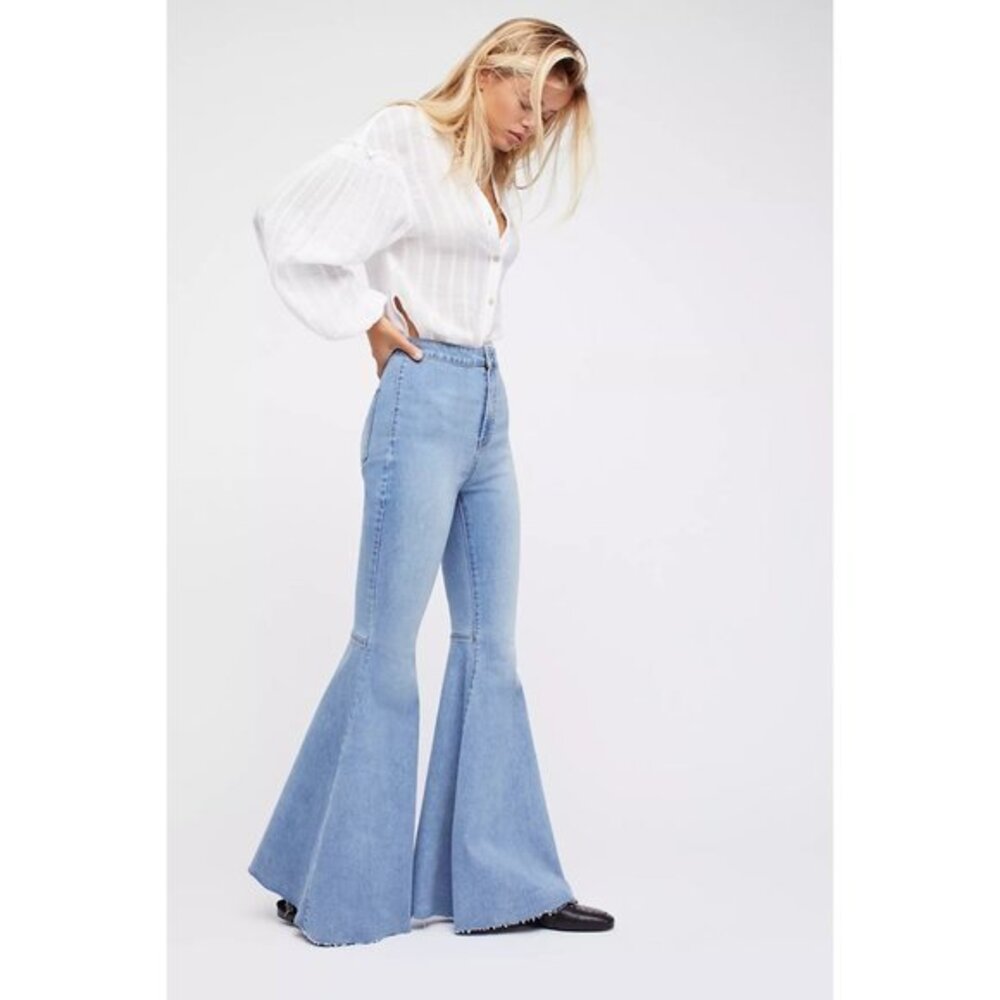 NWOT FREE PEOPLE Just Float On Flare Jeans SIZE 29